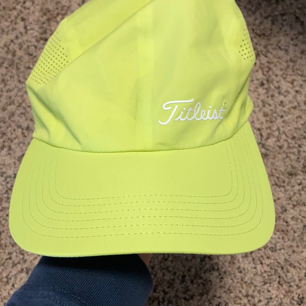 Titleist line green breast cancer golf hat